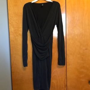 Very flattering women’s dress. Never worn.